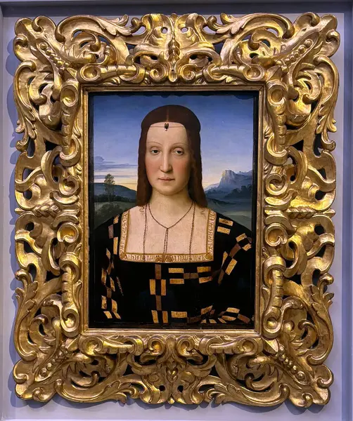 Uffizi Galerisi. Floransa. Elizabeth Gonzaga 'nın portresi 16. yüzyılın başında dünyaca ünlü sanatçı Rafael Santi tarafından yapıldı..