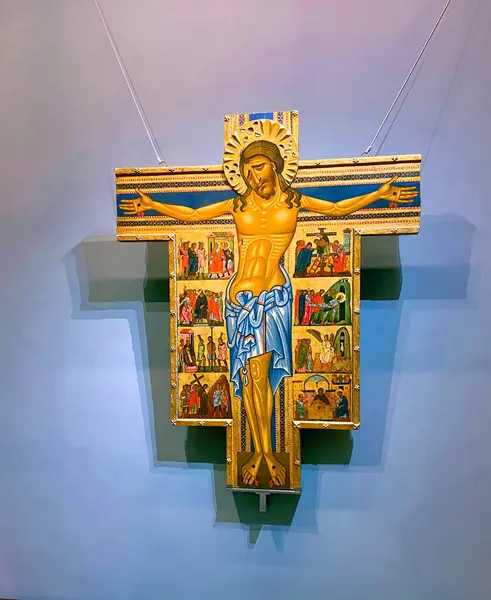 Uffizi Galerisi. Floransa. Çarmıhtaki İsa 'nın çektiği acıları tasvir eden ortaçağ ikonunun başyapıtları..