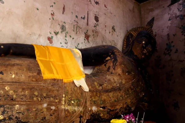 Antica Statua Buddha Reclinabile Stile Arte Nativa Tailandese Sdraiato Sulla — Foto Stock