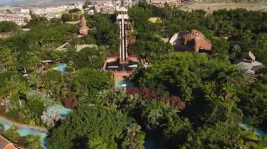 Dünyanın en iyi su parklarından biri olan Tenerife, Costa Adeje, İspanya - 21.12.2022. Yüksek kaliteli FullHD görüntüler