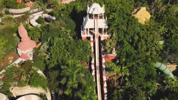 西班牙科斯塔阿德耶Tenerife的暹罗公园 Siam Park 的电力塔 Tower Power 极端滑坡 2022年12月21日 优质Fullhd影片 — 图库视频影像