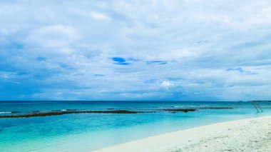 Tropik plaj ve deniz