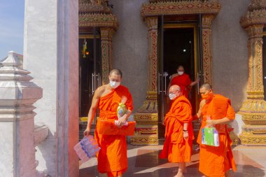 Bangkok, Tayland. Tapınaktaki Budist rahipler.
