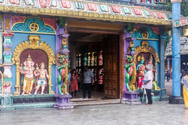 Batu Mağaraları, Kuala Lumpur, Malezya - 24 Ocak 2023: Batu Mağaraları, Hindu Tapınağı. Batu Mağaraları, Malezya 'nın en popüler turistik merkezi olan Murugan Tapınağı olarak da bilinir..