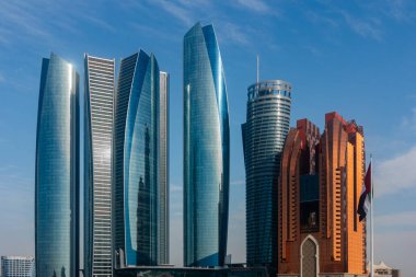 Abu Dabi, Birleşik Arap Emirlikleri - 27 Nisan 2024: Abu Dabi Etihad Kuleleri, Birleşik Arap Emirlikleri 'nin başkenti. Etihad Kuleleri, beş kule kompleksi.