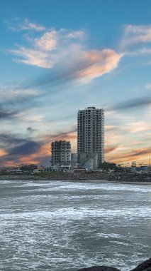 Akşamları kumsalın güzel manzarası