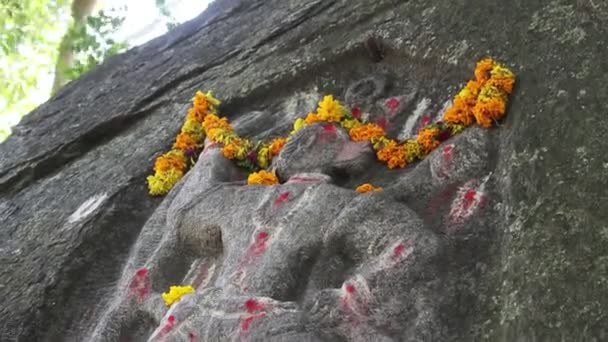 Ινδουιστικό Άγαλμα Του Θεού Χάνουμαν Στο Βουνό — Αρχείο Βίντεο