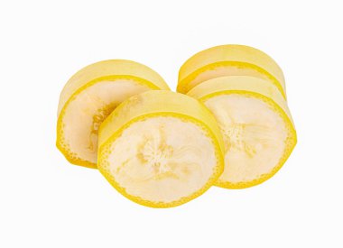 Beyaz arkaplanda izole edilmiş muz dilimi