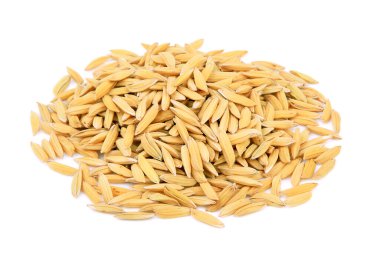 Beyaz arka planda çeltik pirinç