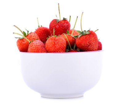 Beyaz arka plandaki darbede çilek