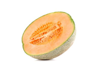 Beyaz arkaplanda kavun dilimleri