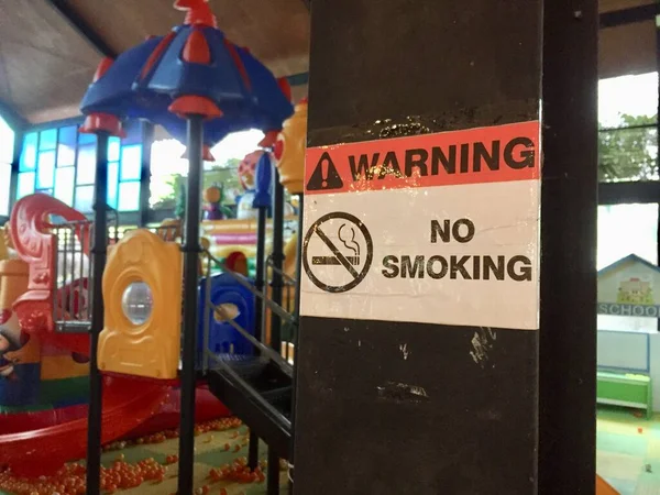 Tilos Dohányzás Játszótéren — Stock Fotó
