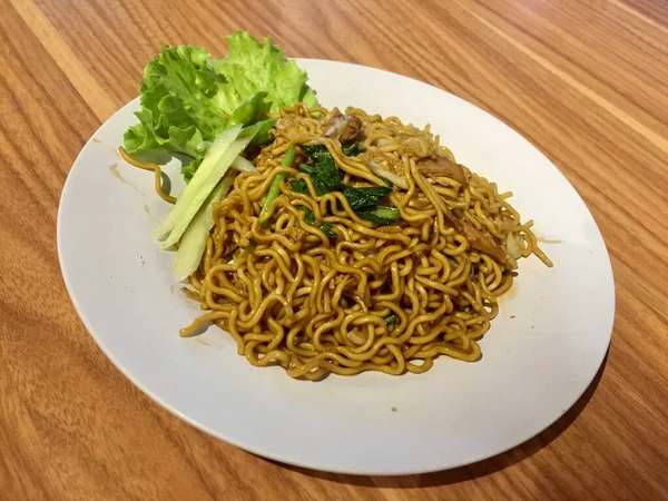 Fried Noodles White Plate Served Restaurant — Stock Photo, Image