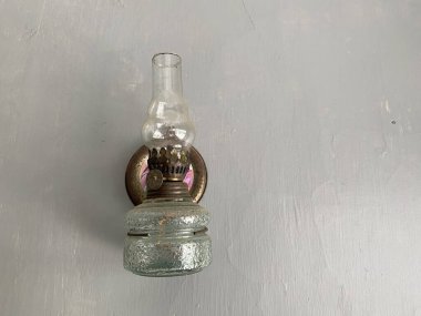 Duvar dekorasyonu için kullanılan gaz lambaları