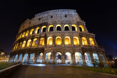 Roma, İtalya, Colosseum eski antik bina gladyatör savaşları geceleri