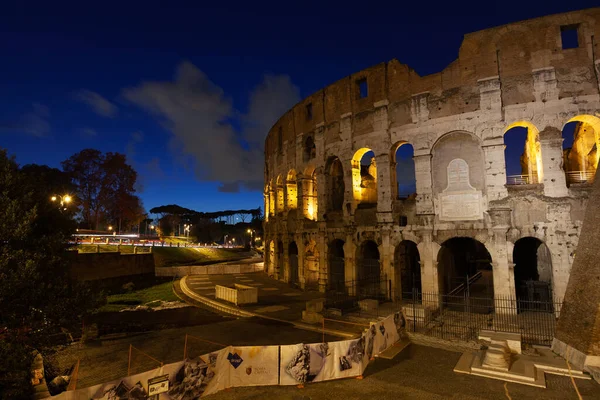 Roma Italia Colosseo Antico Edificio Gladiatore Battaglia Notte — Foto Stock