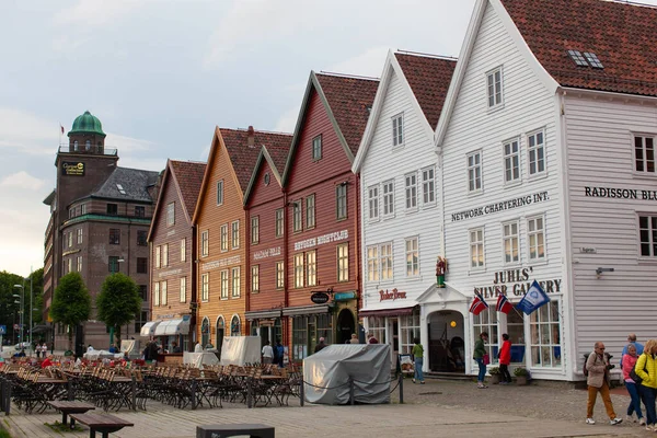 ベルゲン ノルウェー 2016年7月23日 ノルウェーのベルゲン市内の美しい建築とカラフルな家 — ストック写真