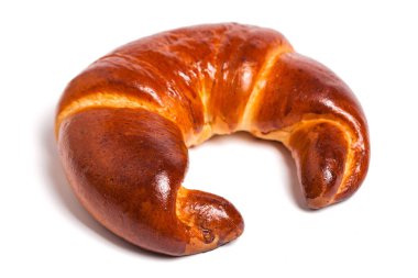 İzole edilmiş tatlı tatlı hilal beyaz arka planda