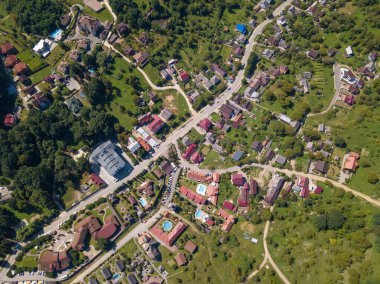 Dağların ortasındaki şehir İHA 'dan.