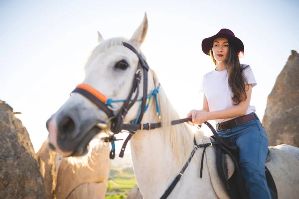 Beautiful Girl Outdoors Mountains Her Faithful Horse — Stock Photo, Image