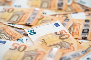 50 Euro 'luk banknotlar rastgele karıştırılmış.