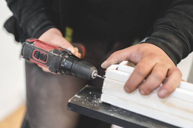 vida ve matkap için iki elektrikli tornavida veya matkap