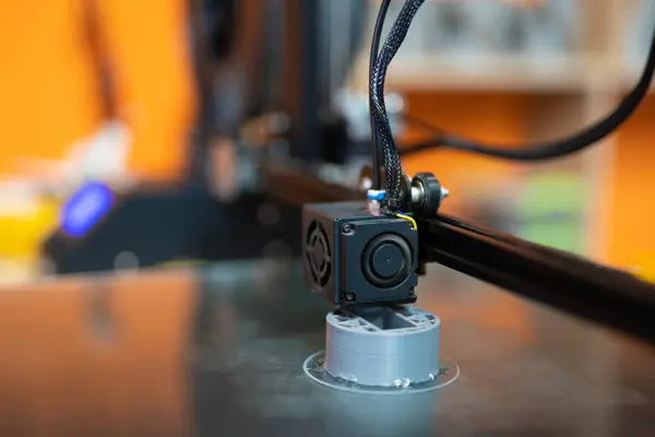 3D yazıcının yazdırma başlığını kapat