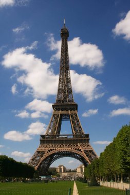 Paris 'teki Eyfel Kulesi' nin güzel bir fotoğrafı.
