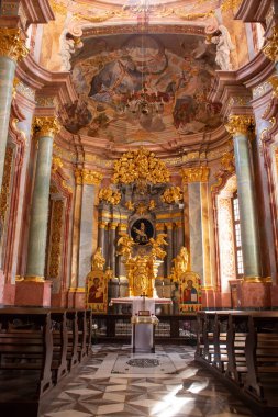 Wroclaw 'daki Katolik katedralinin güzel iç mekanı