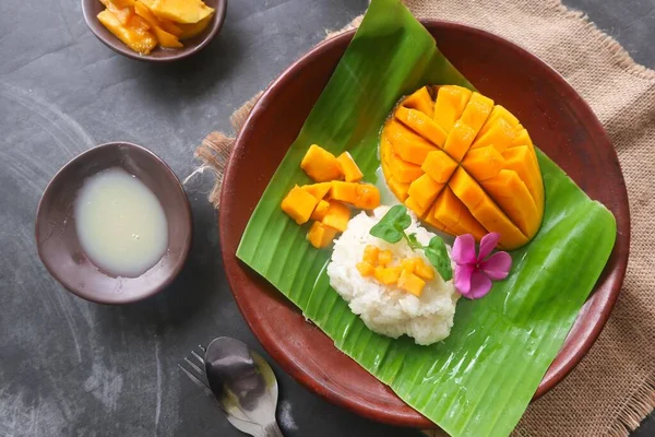 Mango Plakkerige Rijst Thaise Dessert Gemaakt Van Kleverige Rijst Mango — Stockfoto