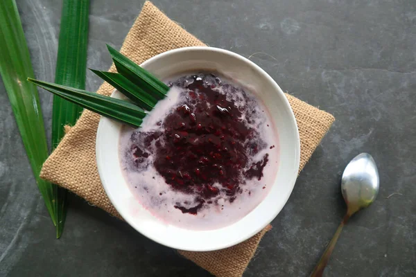 stock image black sticky rice porridge in a bowl. bubur ketan hitam