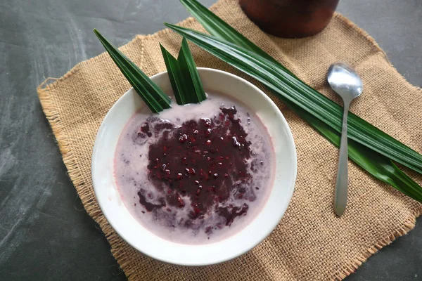 stock image black sticky rice porridge in a bowl. bubur ketan hitam