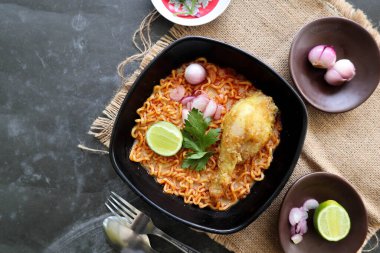 Khao Soi Recipe, Khao Soi, Khao Soi Gai, Thai Noodles Khao Soi, Sofrada baharatlı tavuk körisi