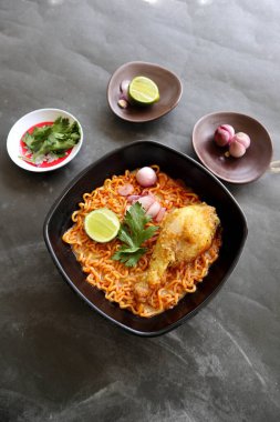 Khao Soi Recipe, Khao Soi, Khao Soi Gai, Thai Noodles Khao Soi, Sofrada baharatlı tavuk körisi