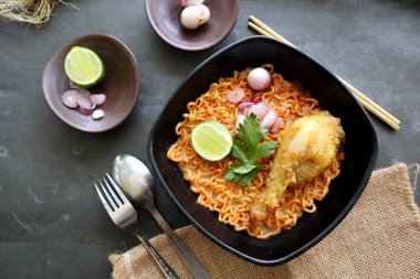 Khao Soi Recipe, Khao Soi, Khao Soi Gai, Thai Noodles Khao Soi, Sofrada baharatlı tavuk körisi