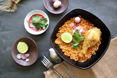 Khao Soi Recipe, Khao Soi, Khao Soi Gai, Thai Noodles Khao Soi, Sofrada baharatlı tavuk körisi