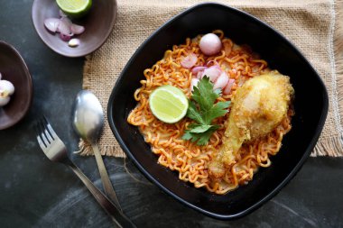 Khao Soi Recipe, Khao Soi, Khao Soi Gai, Thai Noodles Khao Soi, Sofrada baharatlı tavuk körisi