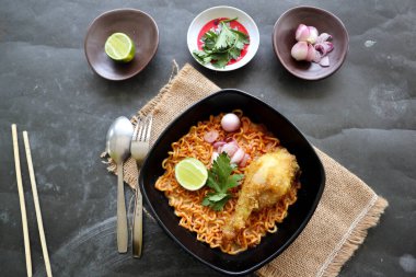 Khao Soi Recipe, Khao Soi, Khao Soi Gai, Thai Noodles Khao Soi, Sofrada baharatlı tavuk körisi