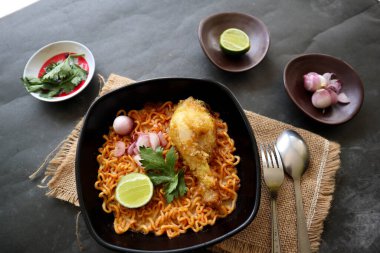 Khao Soi Recipe, Khao Soi, Khao Soi Gai, Thai Noodles Khao Soi, Sofrada baharatlı tavuk körisi
