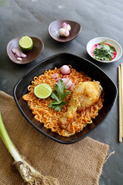 Khao Soi Recipe, Khao Soi, Khao Soi Gai, Thai Noodles Khao Soi, Sofrada baharatlı tavuk körisi