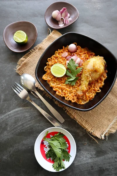 Khao Soi Recipe, Khao Soi, Khao Soi Gai, Thai Noodles Khao Soi, Sofrada baharatlı tavuk körisi