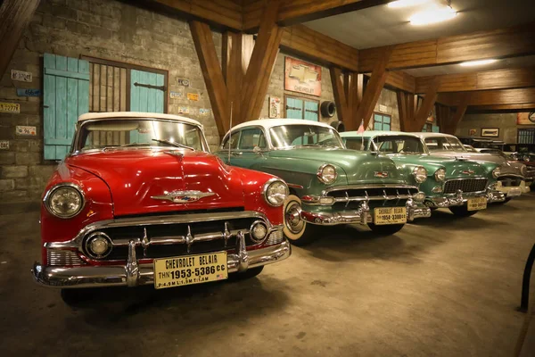 印度尼西亚 苏拉巴亚 2023年1月17日 安古博物馆的古董车 包括哈德森 福特和雪佛兰在内的许多品牌和经典车型 — 图库照片