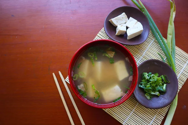 Miso Çorbası Veya Japon Miso Çorbası Kasede Masada Japon Mutfağı — Stok fotoğraf