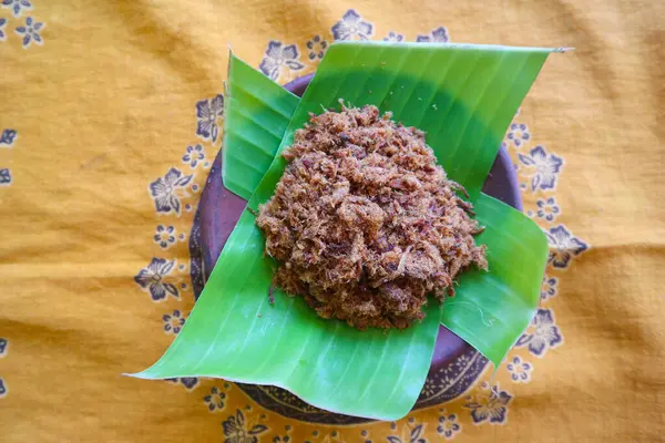羊驼肉 用红糖和干腌制食品制成的切肉盘 印度尼西亚亚洲食品 — 图库照片