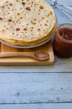 İncir reçelli ev yapımı krep.