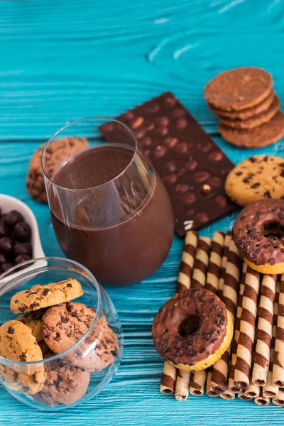 Chocolade Chip Koekjes Een Pot Een Hoop Snoep Met Een — Stockfoto