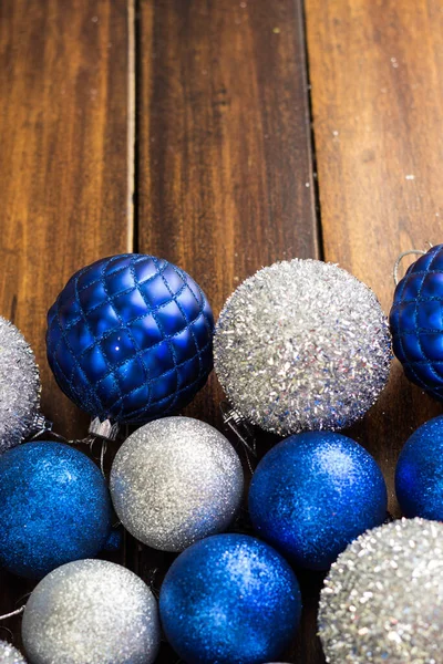 크리스마스를 푸른색 은으로 장식물 — 스톡 사진