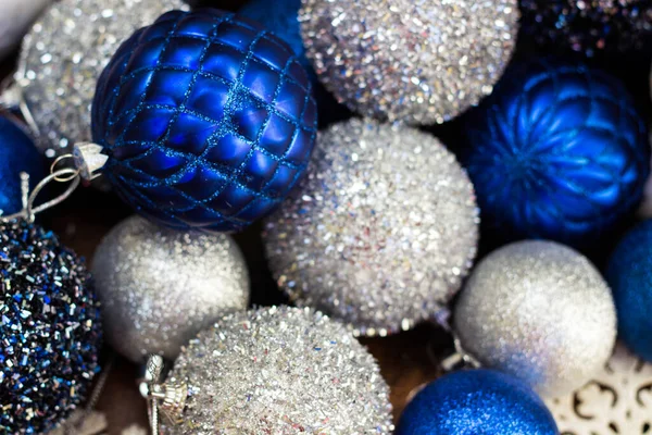 Blauwe Zilveren Ornamenten Met Sneeuwvlokken Voor Kerstmis Achtergrond — Stockfoto