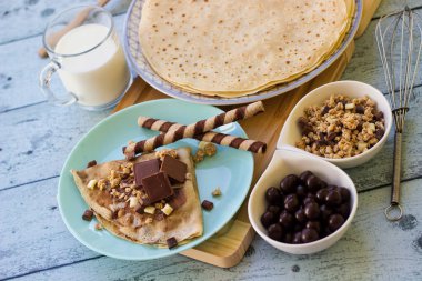 Fındıklı ve çikolatalı krepler.