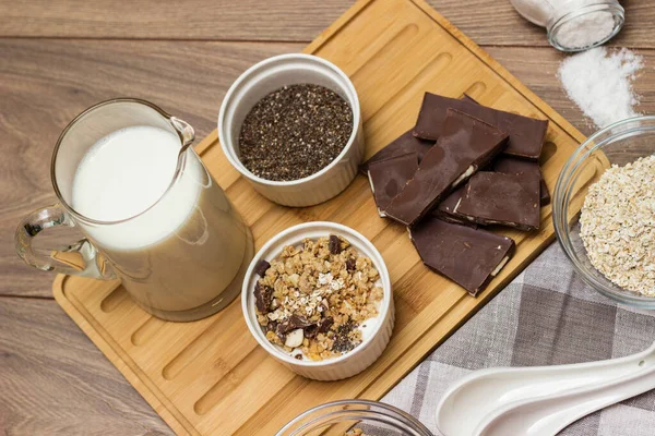 Tigela Granola Chocolate Com Leite Outros Ingredientes — Fotografia de Stock